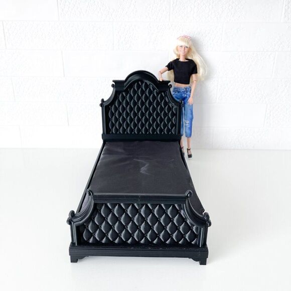 Black Tufted Miniature Chesterfield Bed Queen Size 1:6 Scale Barbie Dollhouse - Picture 6 of 6